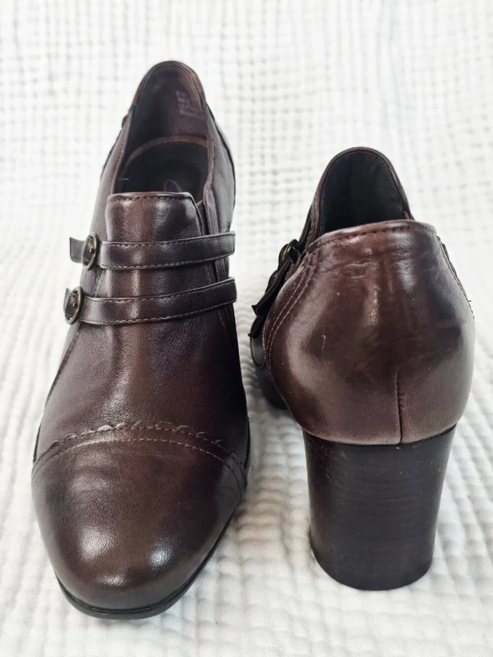 Clarks Artisan Brown Leather Double Buckle Heeled Shootie - Women's 8